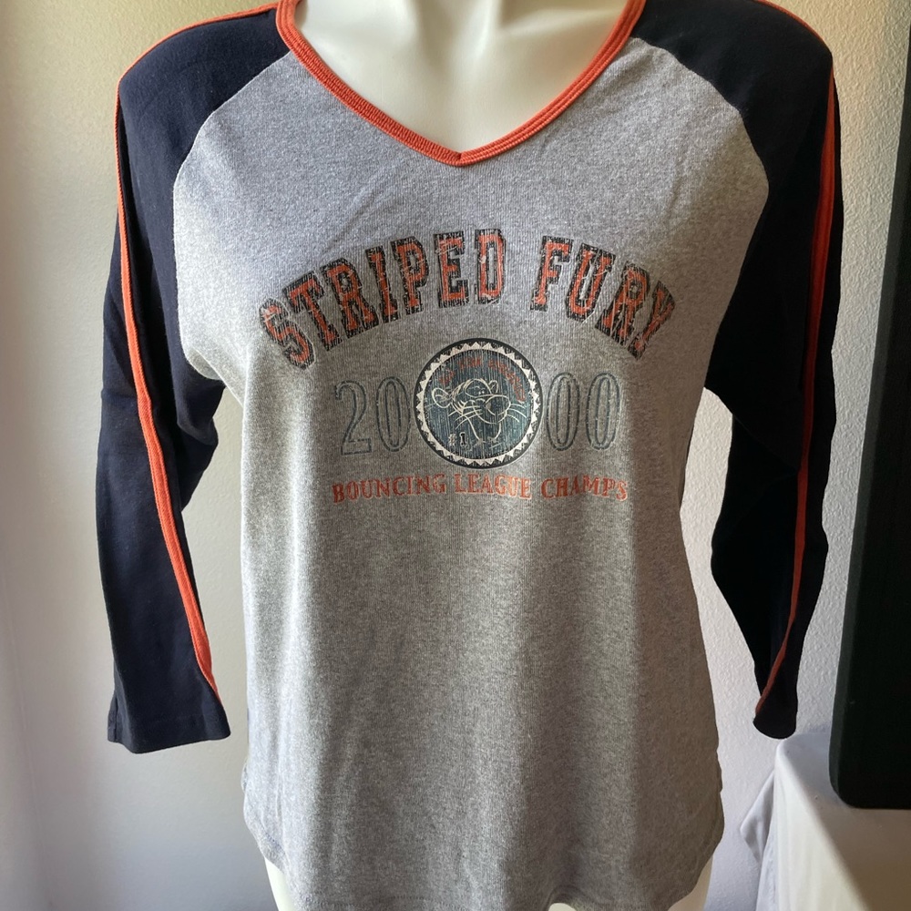 3/$10 - Disney Tigger t-shirt. Jr’s Large.